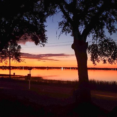 Pet-Friendly Auburndale House With Lake Views! Exteriör bild