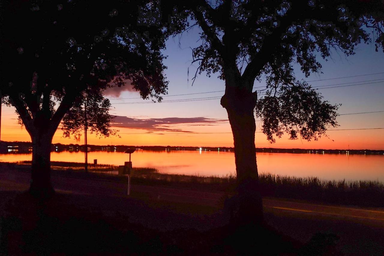 Pet-Friendly Auburndale House With Lake Views! Exteriör bild
